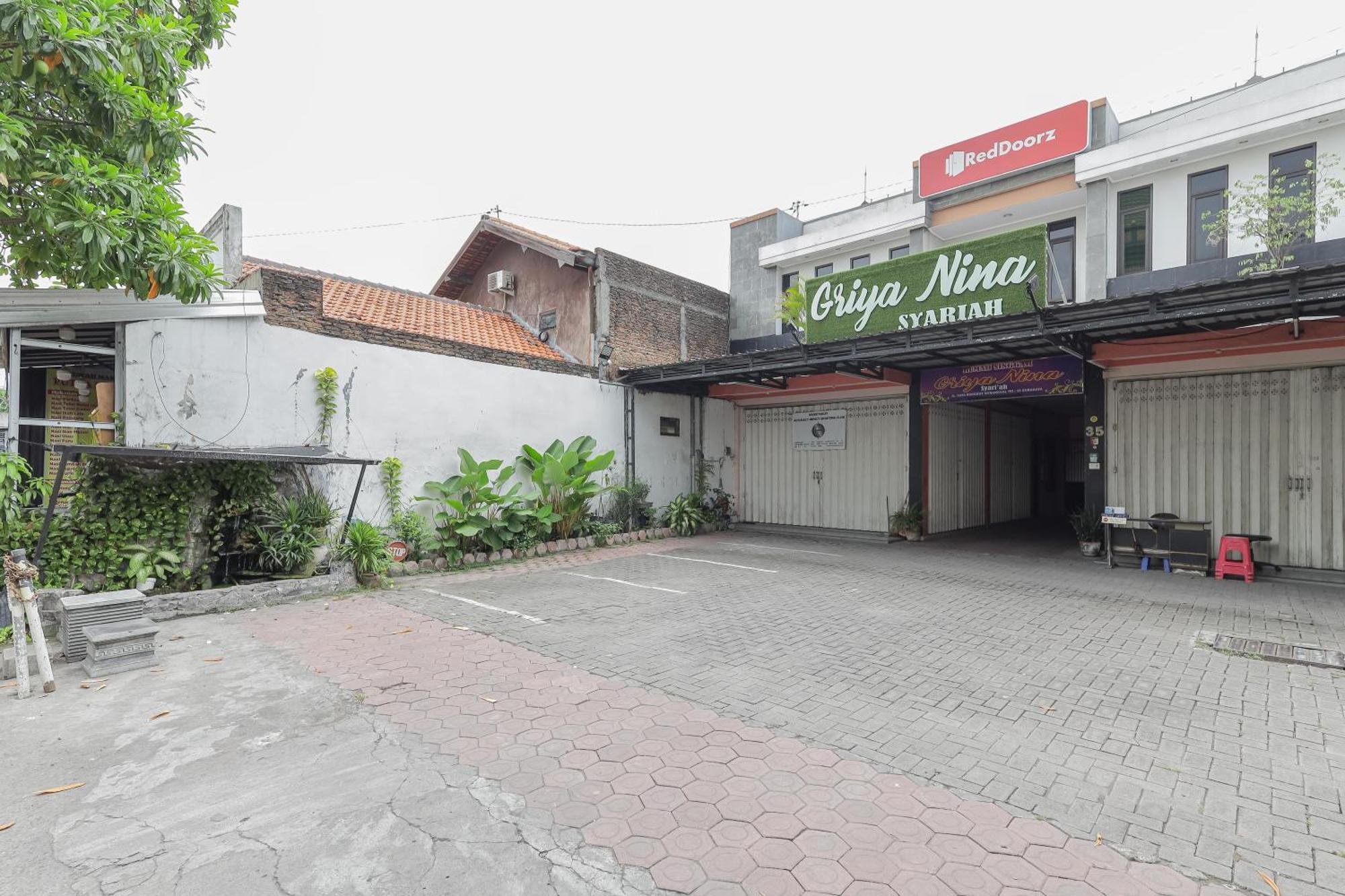 סוראבאיה Reddoorz At Pondok Candra מראה חיצוני תמונה