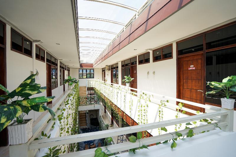 סוראבאיה Reddoorz At Pondok Candra מראה חיצוני תמונה