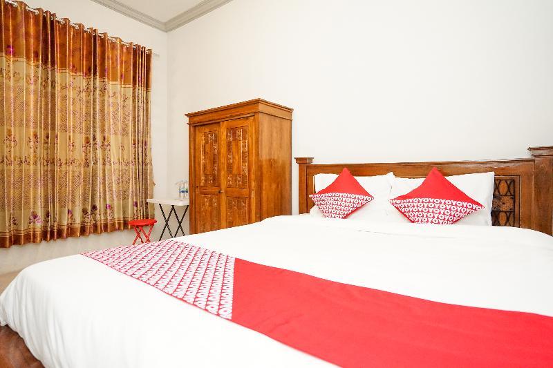 סוראבאיה Reddoorz At Pondok Candra מראה חיצוני תמונה