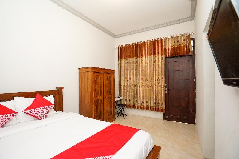 סוראבאיה Reddoorz At Pondok Candra מראה חיצוני תמונה