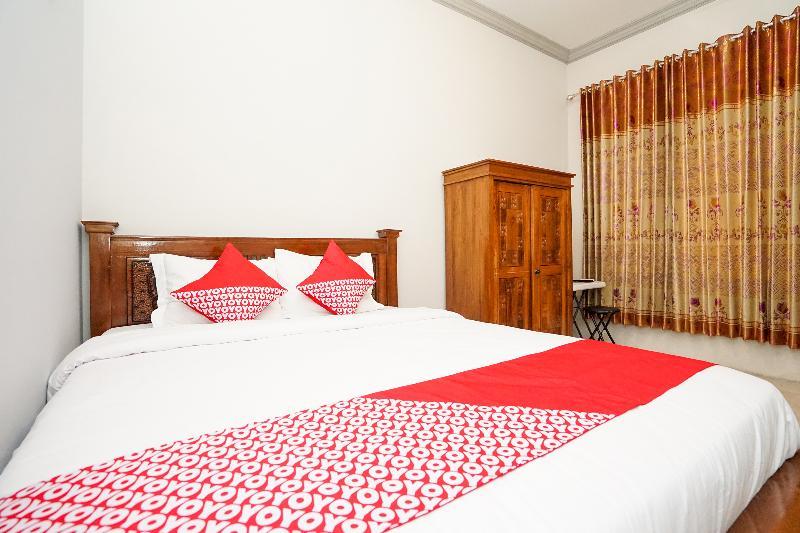 סוראבאיה Reddoorz At Pondok Candra מראה חיצוני תמונה